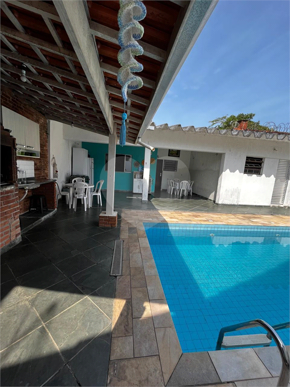 Maravilhosa casa à 300metros da praia.
