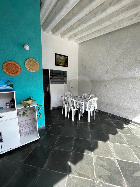 Maravilhosa casa à 300metros da praia.
