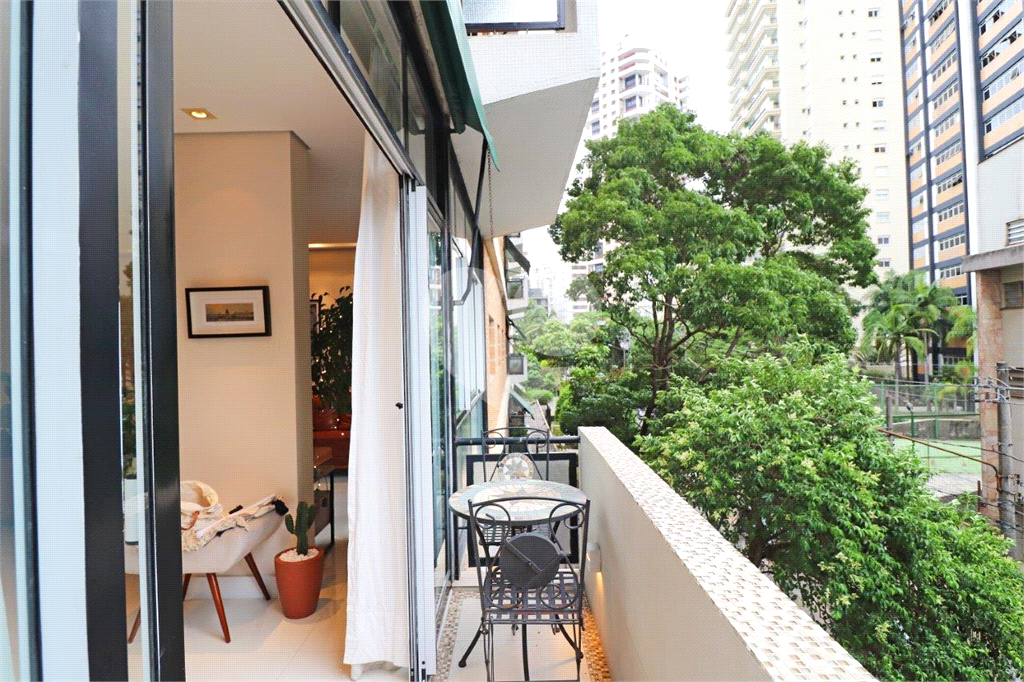 Apartamento de 130m² reformado localizado no coração do Itaim Bibi 