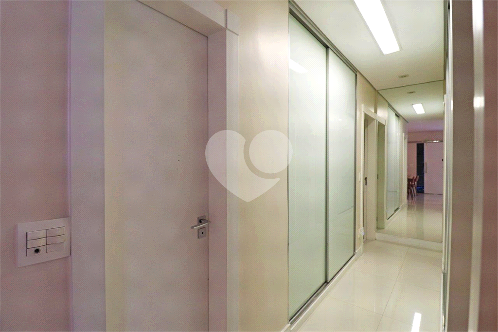 Apartamento de 130m² reformado localizado no coração do Itaim Bibi 