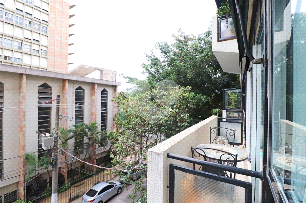 Apartamento de 130m² reformado localizado no coração do Itaim Bibi 
