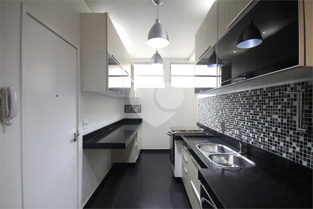 Apartamento de 130m² reformado localizado no coração do Itaim Bibi 