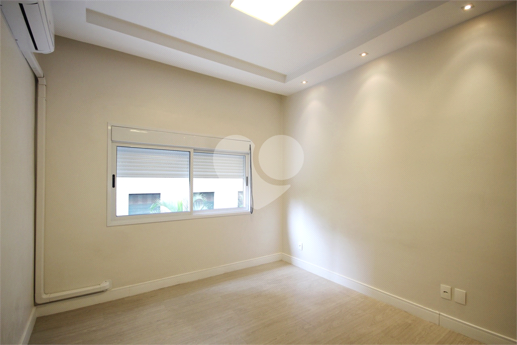 Apartamento de 130m² reformado localizado no coração do Itaim Bibi 
