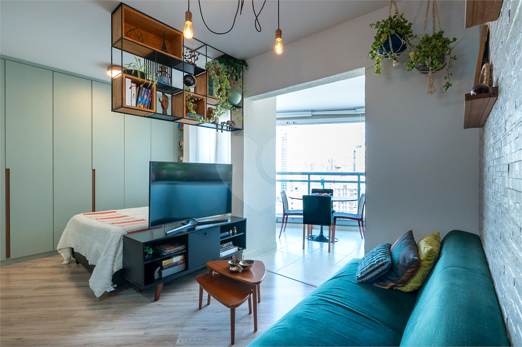 O Studio com 36 m2 com 1 dormitório e vaga de garagem.