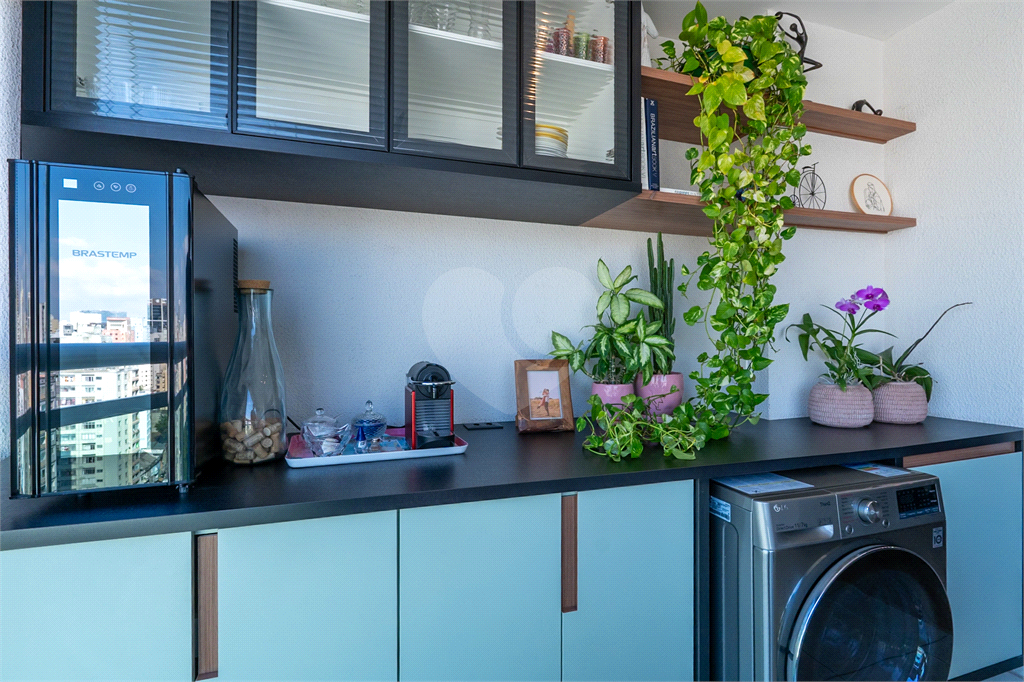 O Studio com 36 m2 com 1 dormitório e vaga de garagem.