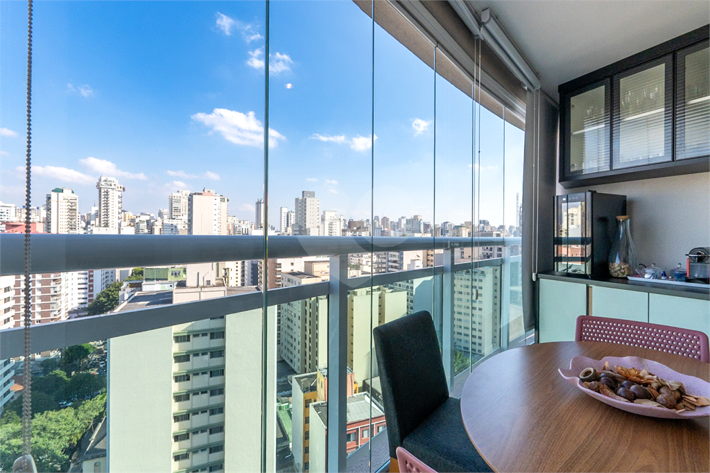 O Studio com 36 m2 com 1 dormitório e vaga de garagem.