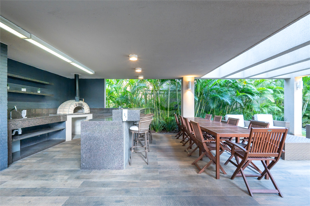 O Studio com 36 m2 com 1 dormitório e vaga de garagem.