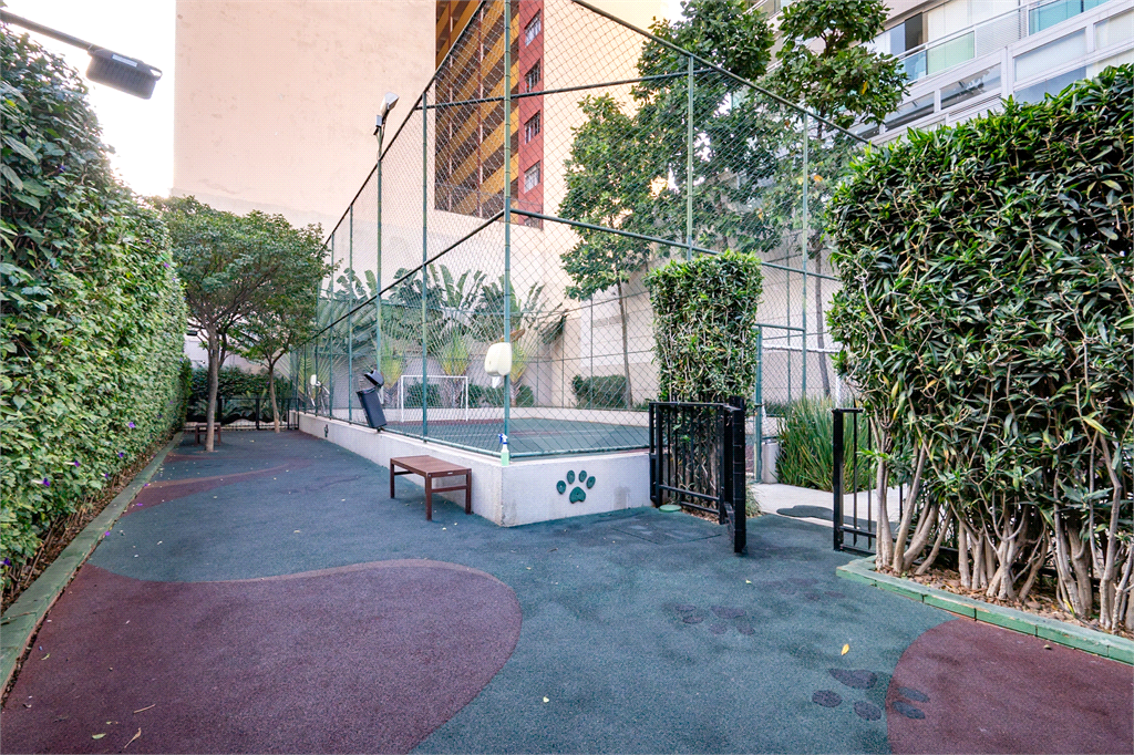 O Studio com 36 m2 com 1 dormitório e vaga de garagem.