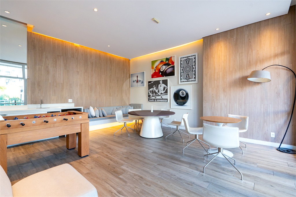 O Studio com 36 m2 com 1 dormitório e vaga de garagem.