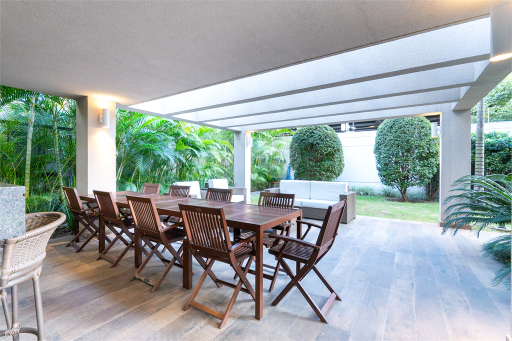 O Studio com 36 m2 com 1 dormitório e vaga de garagem.