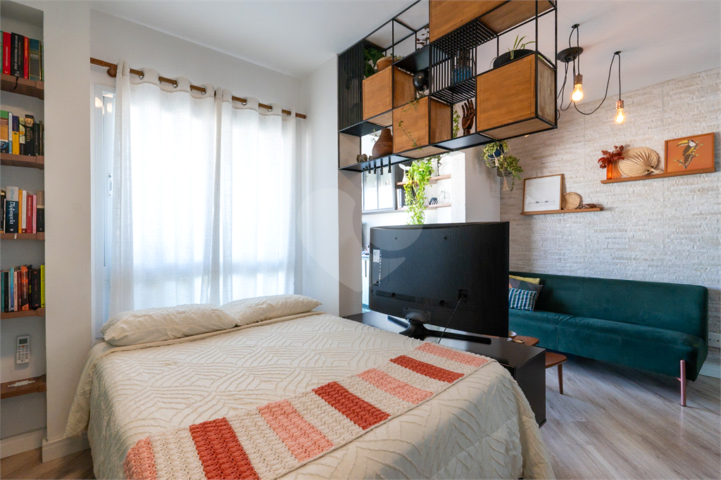 O Studio com 36 m2 com 1 dormitório e vaga de garagem.
