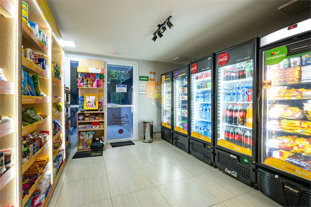 O Studio com 36 m2 com 1 dormitório e vaga de garagem.