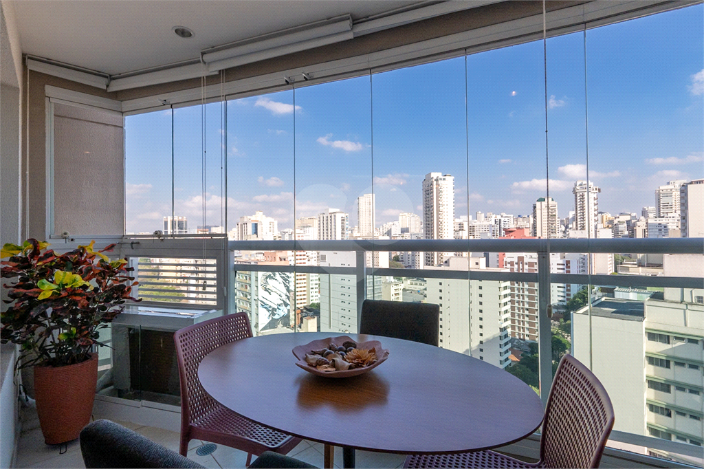 O Studio com 36 m2 com 1 dormitório e vaga de garagem.
