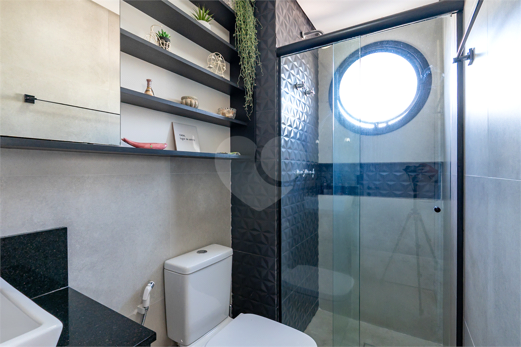 O Studio com 36 m2 com 1 dormitório e vaga de garagem.