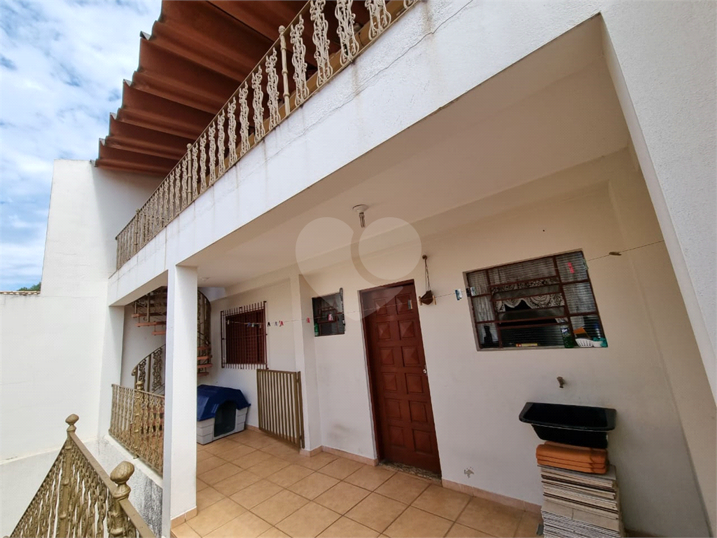 Casa à venda com 3 quartos, 220m² - Foto 13