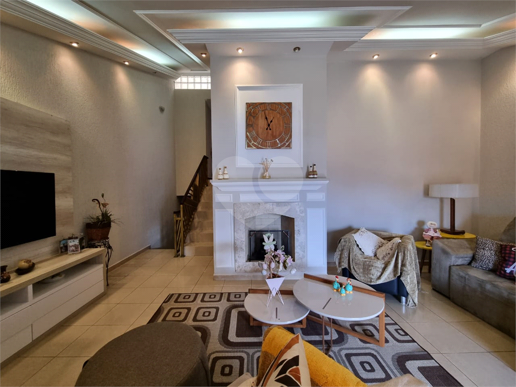 Casa à venda com 3 quartos, 220m² - Foto 3