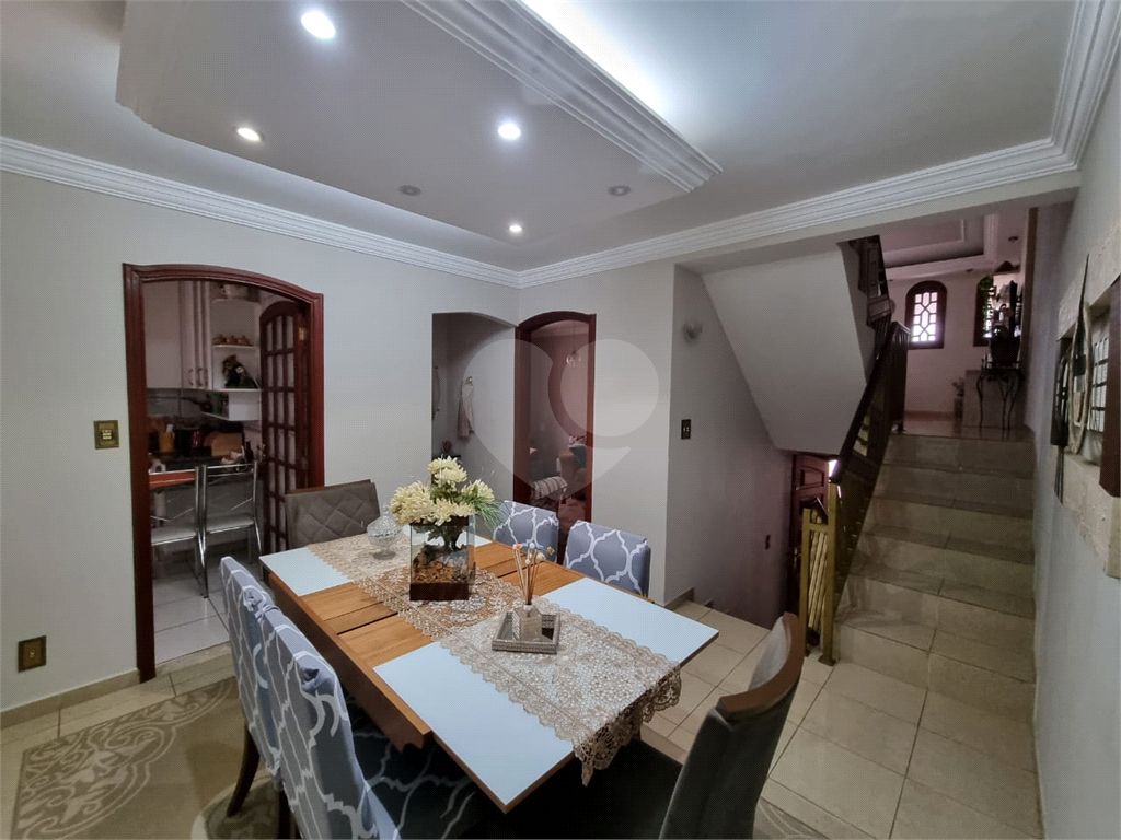 Casa à venda com 3 quartos, 220m² - Foto 32