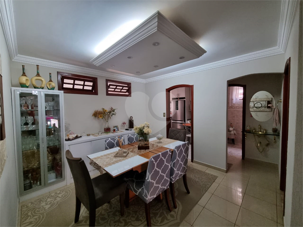 Casa à venda com 3 quartos, 220m² - Foto 34