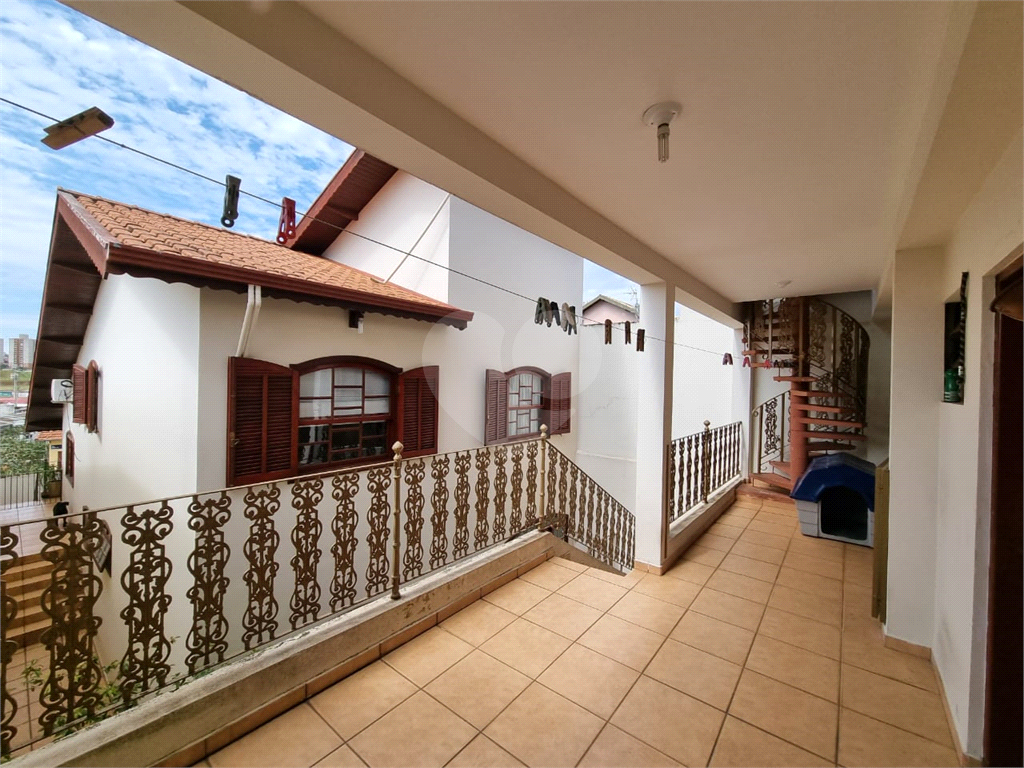 Casa à venda com 3 quartos, 220m² - Foto 16