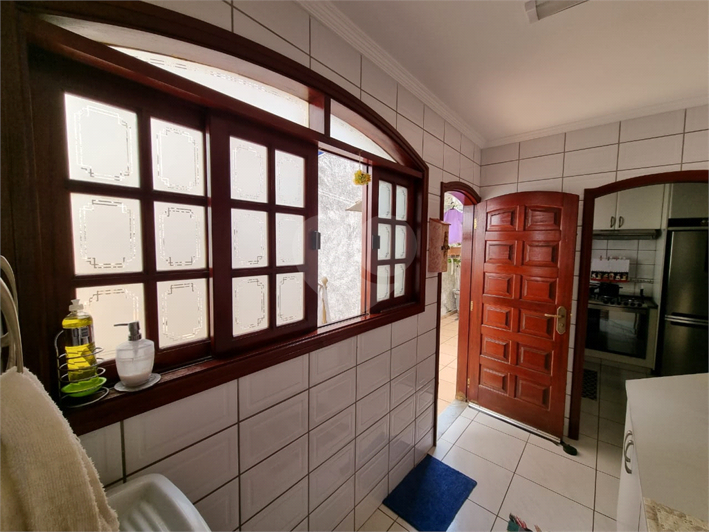 Casa à venda com 3 quartos, 220m² - Foto 9