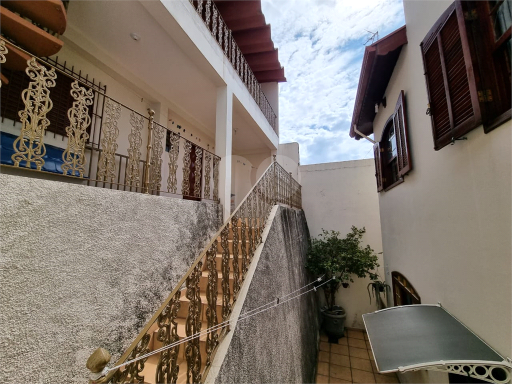 Casa à venda com 3 quartos, 220m² - Foto 11
