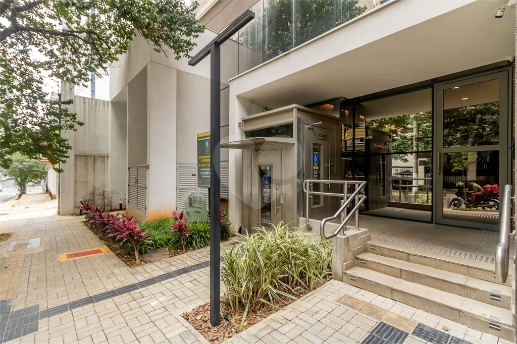 APARTAMENTO em MOEMA