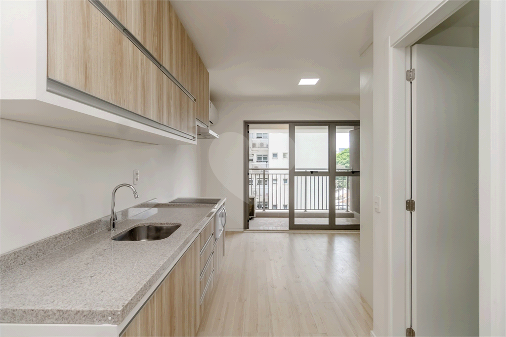 APARTAMENTO em MOEMA