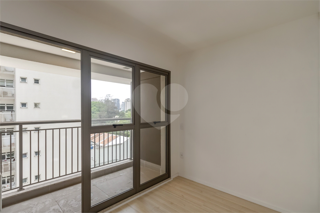 APARTAMENTO em MOEMA