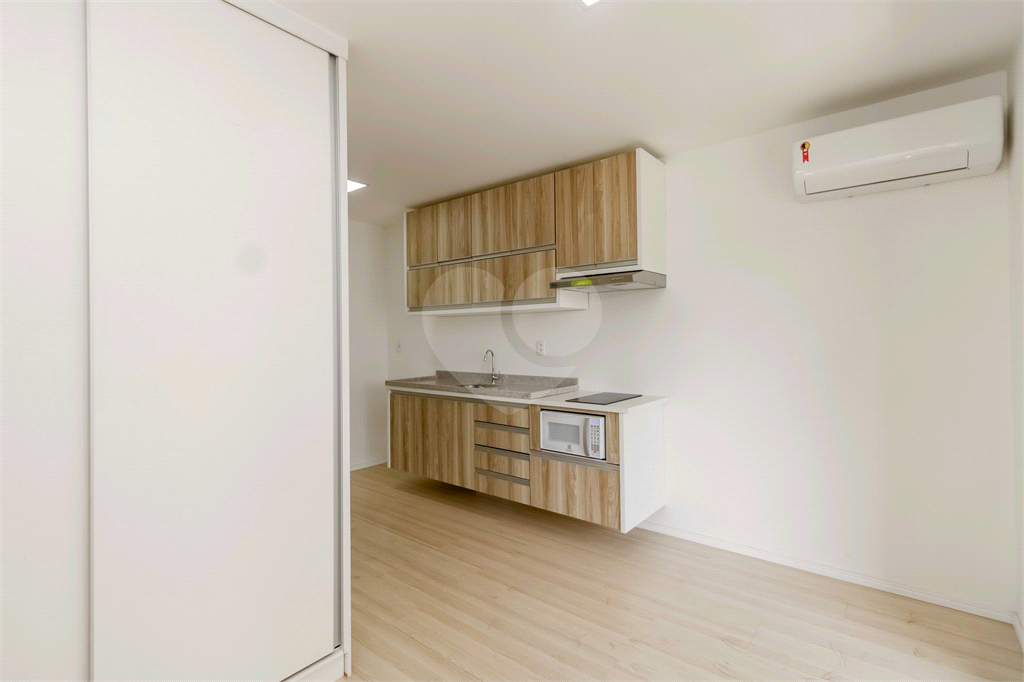 APARTAMENTO em MOEMA