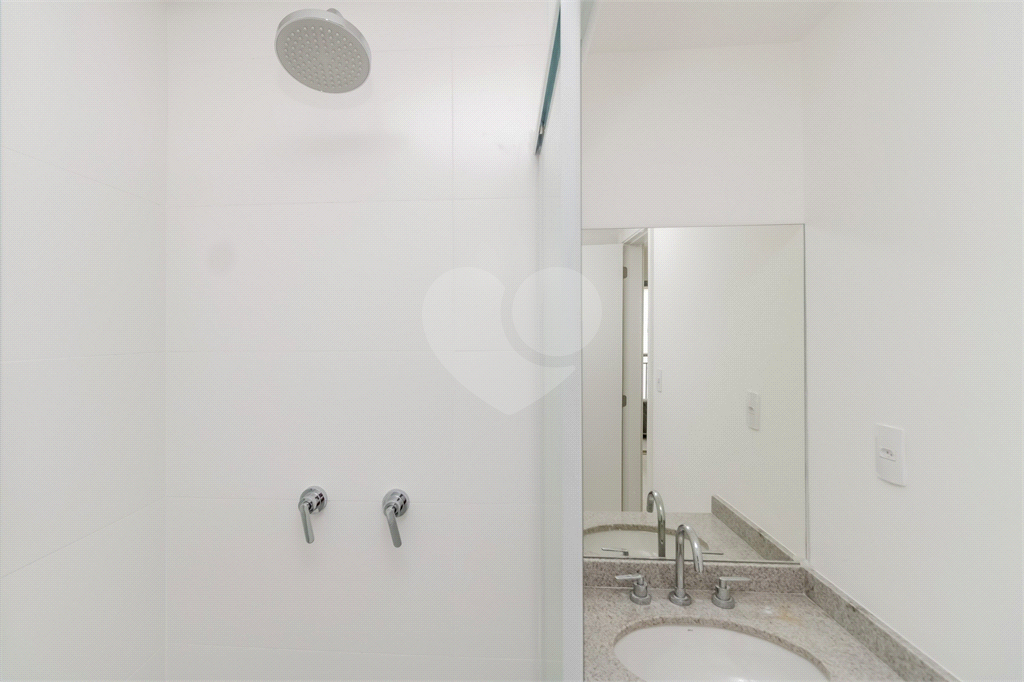 APARTAMENTO em MOEMA