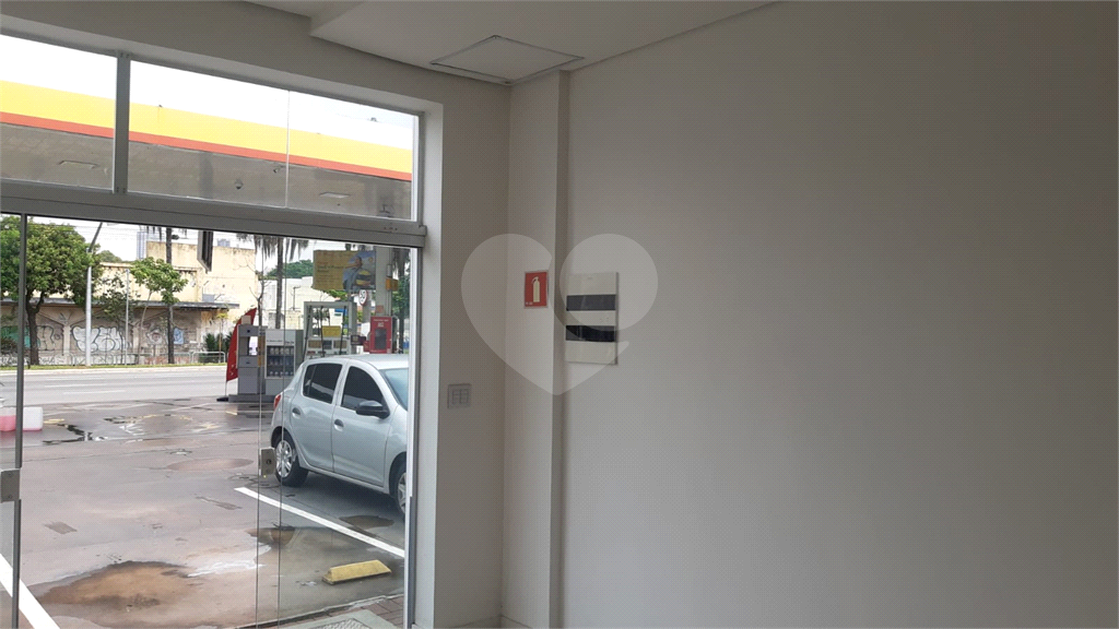 LOJA LOCALIZADA EM UM AUtO POSTO DE SeerVIÇOS SHELL