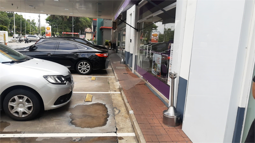 LOJA LOCALIZADA EM UM AUtO POSTO DE SeerVIÇOS SHELL