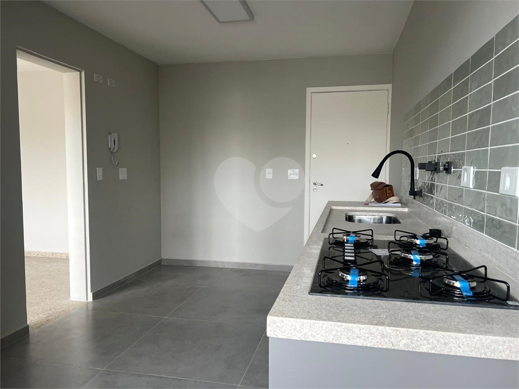 Ótimo apartamento a venda, totalmente retormado, ao lado da Braz Leme.
