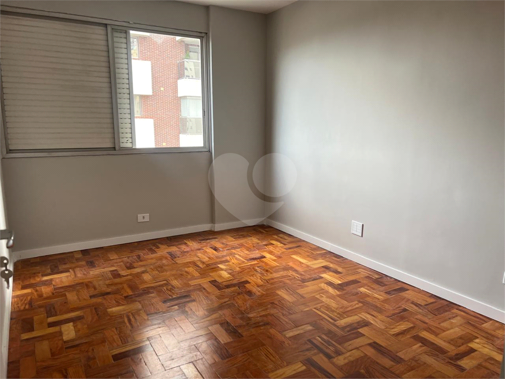 Ótimo apartamento a venda, totalmente retormado, ao lado da Braz Leme.