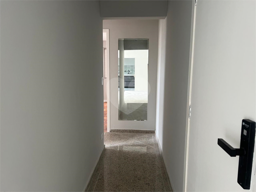 Ótimo apartamento a venda, totalmente retormado, ao lado da Braz Leme.