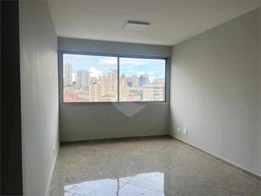 Ótimo apartamento a venda, totalmente retormado, ao lado da Braz Leme.