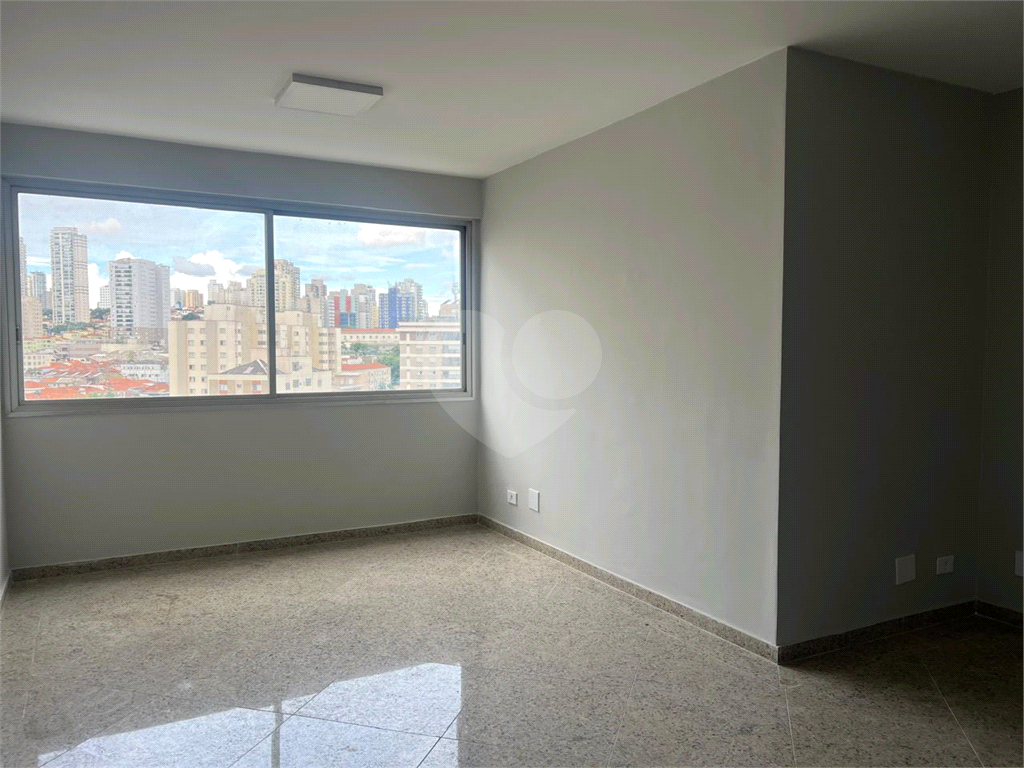 Ótimo apartamento a venda, totalmente retormado, ao lado da Braz Leme.