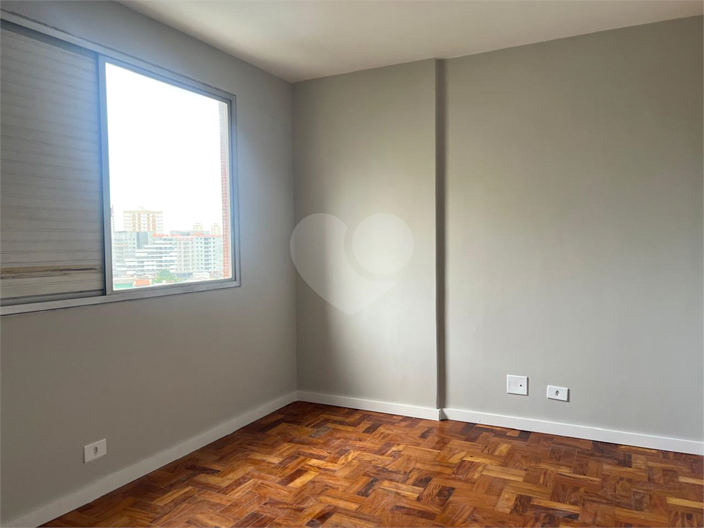 Ótimo apartamento a venda, totalmente retormado, ao lado da Braz Leme.