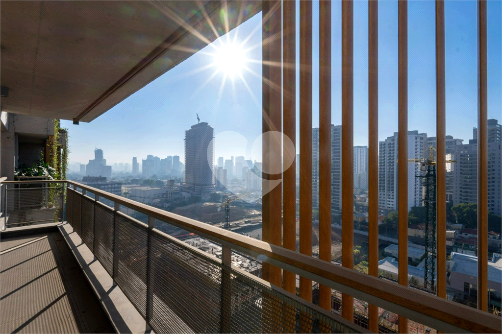 APARTAMENTO em BROOKLIN