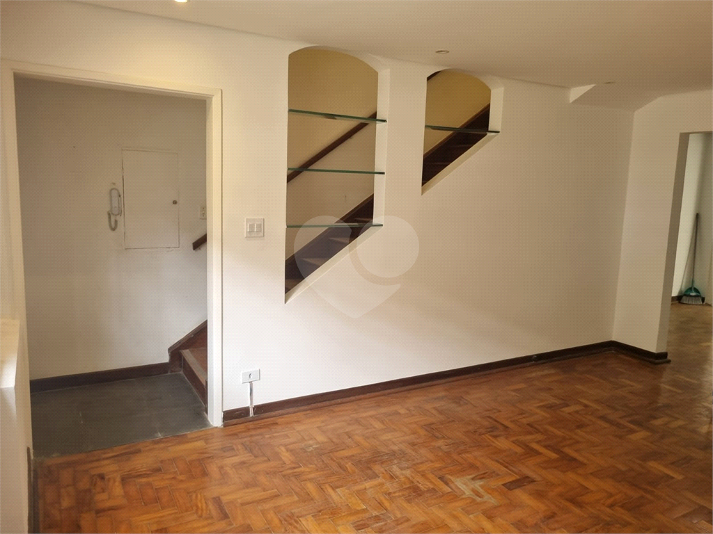 CASA DE VILA em CAMPO BELO