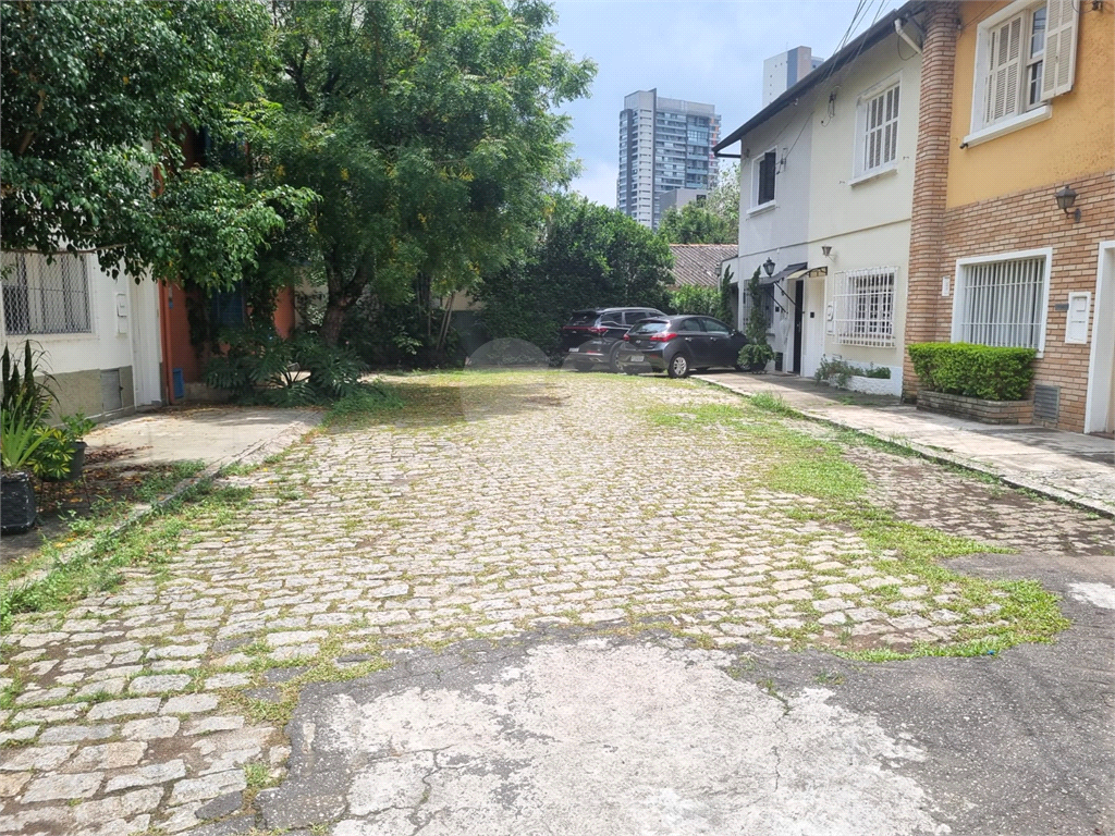 CASA DE VILA em CAMPO BELO