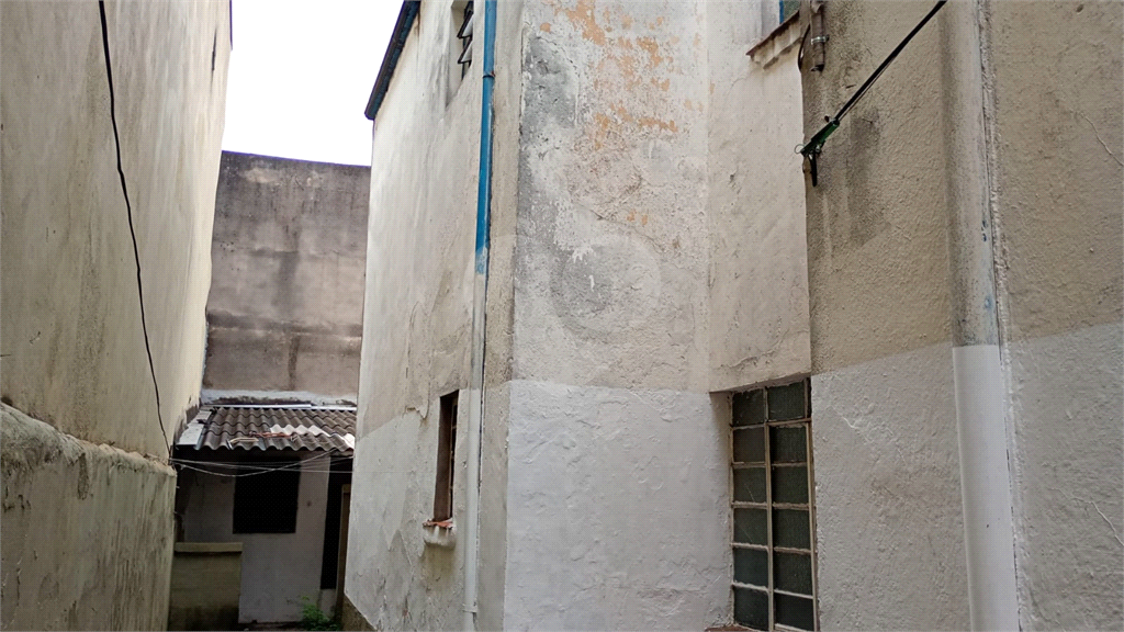Terreno à venda na Vila Guilherme em localização privilegiada.