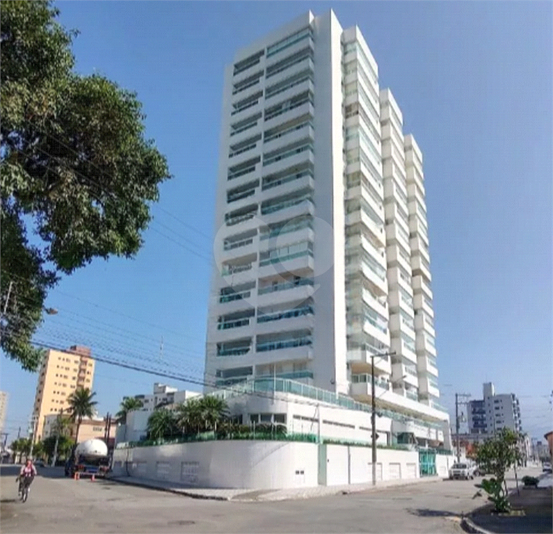 APARTAMENTO em CAIÇARA