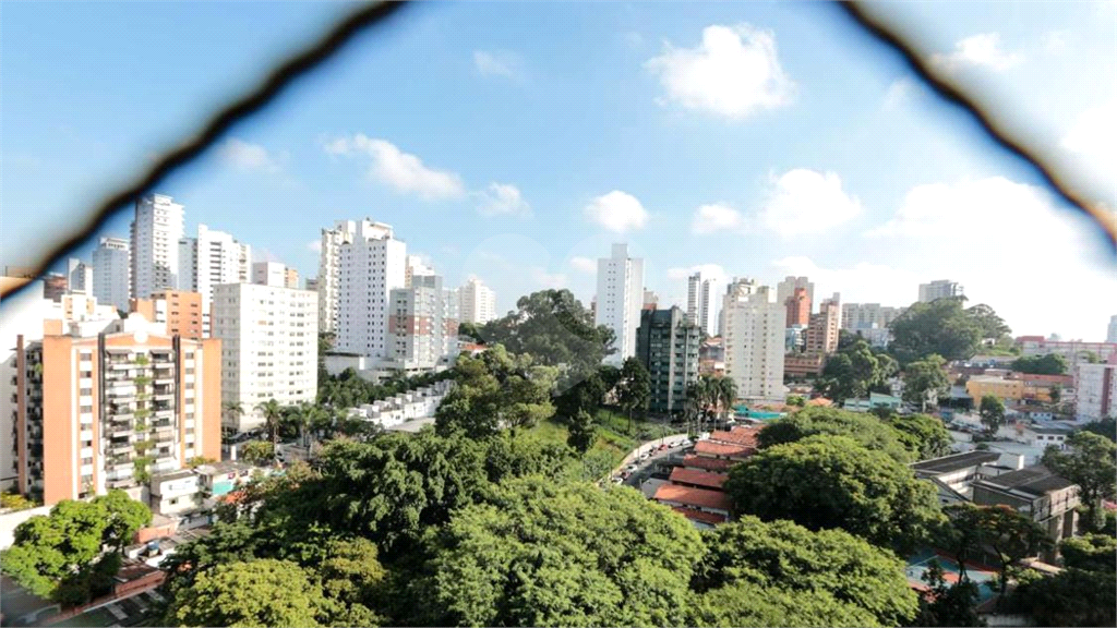 APARTAMENTO em REAL PARQUE