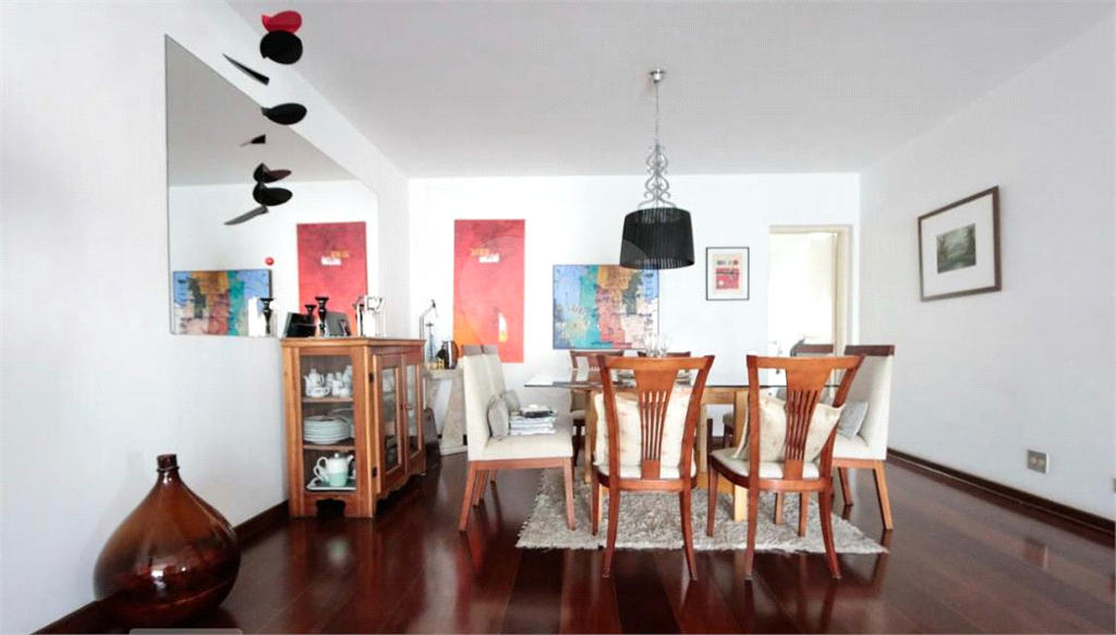 APARTAMENTO em REAL PARQUE