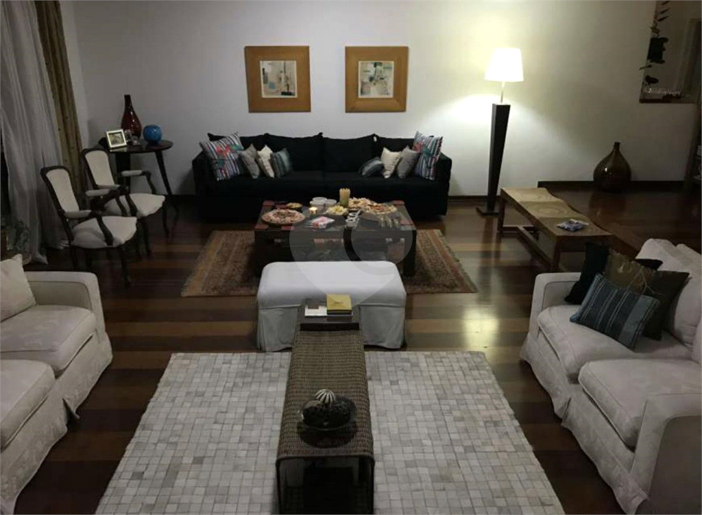 APARTAMENTO em REAL PARQUE