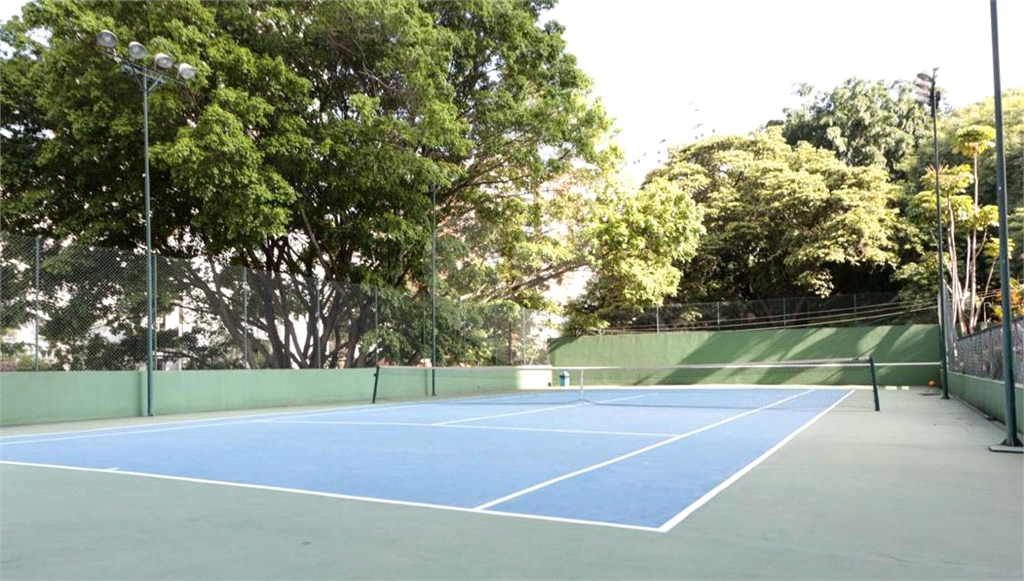 APARTAMENTO em REAL PARQUE