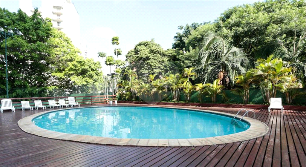 APARTAMENTO em REAL PARQUE