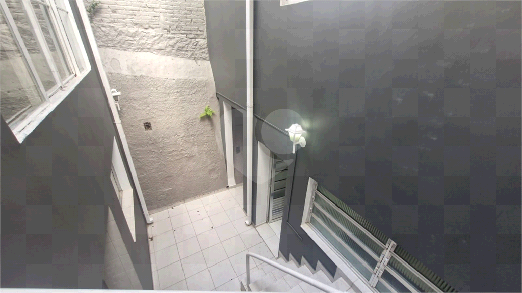  Casa assobradada em uma tranquila vila no coração do bairro de Santana. 3 suítes, 3 vagas.