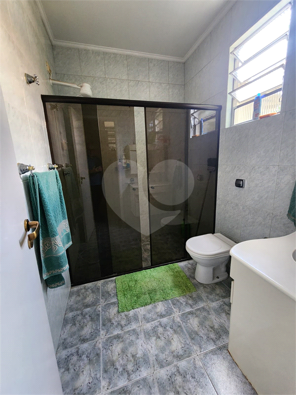  Casa assobradada em uma tranquila vila no coração do bairro de Santana. 3 suítes, 3 vagas.
